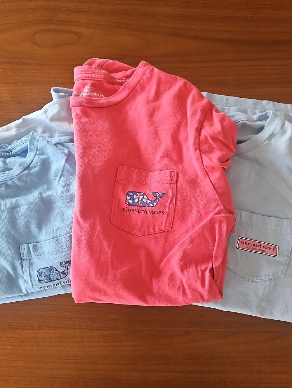 3 Boys Vineyard Vines TShirts  MED, USED